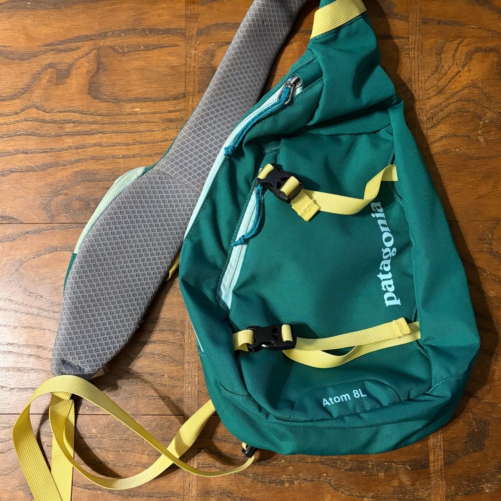 Patagonia Dark Green and Yellow Sling Backpack